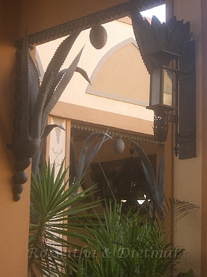 14 CIMG7549.JPG - Deko am Innenhof