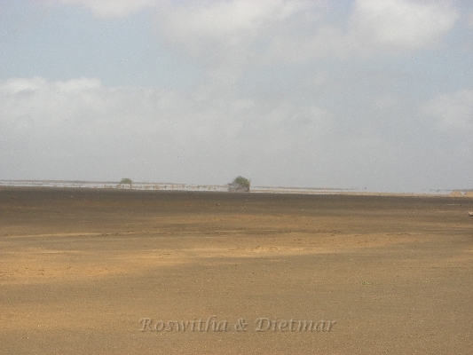 CIMG7174.JPG - Fatamorgana - (knapp unter dem Horizont)Luftspiegelung durch aufsteigende heisse Luft