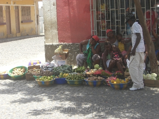 CIMG7182.JPG - Afrikanische Strassenhaendler